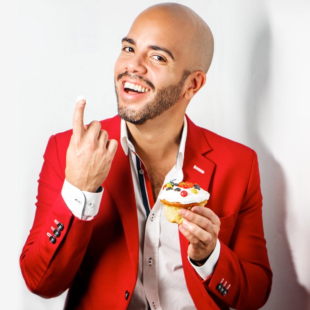 🇵🇷Times Sq livin’ Cook, funny guy & party gerl! 🌟Dubbed the @bravoandy of food! 🏳️🌈Hostess of @inyomouthpod 🍾@netflix #EasyBakeBattle Oct. 12