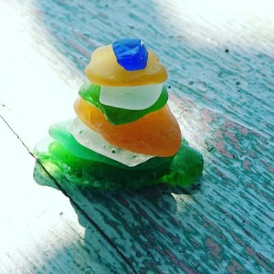 ohmygiddyself's profile picture. Trying to stay connected to the world  from my suburban bubble