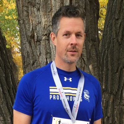 Amateur runner. Semi-professional blogger. Ran first half-marathon this spring in 1:52:34 🏃