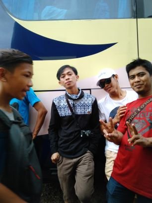 ApriL27811032's profile picture. emzz