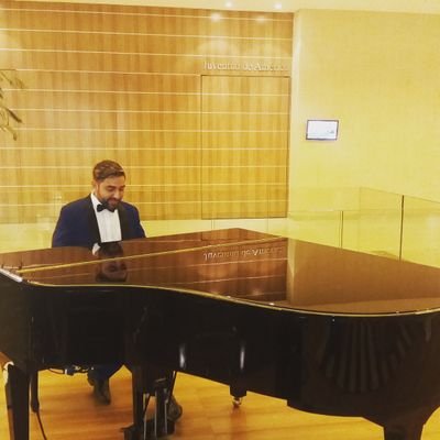 actor comico ; incursionando en el cine( El arte de bailar sigue su curso a través del tiempo)Productor en mis tiempos libre abogado