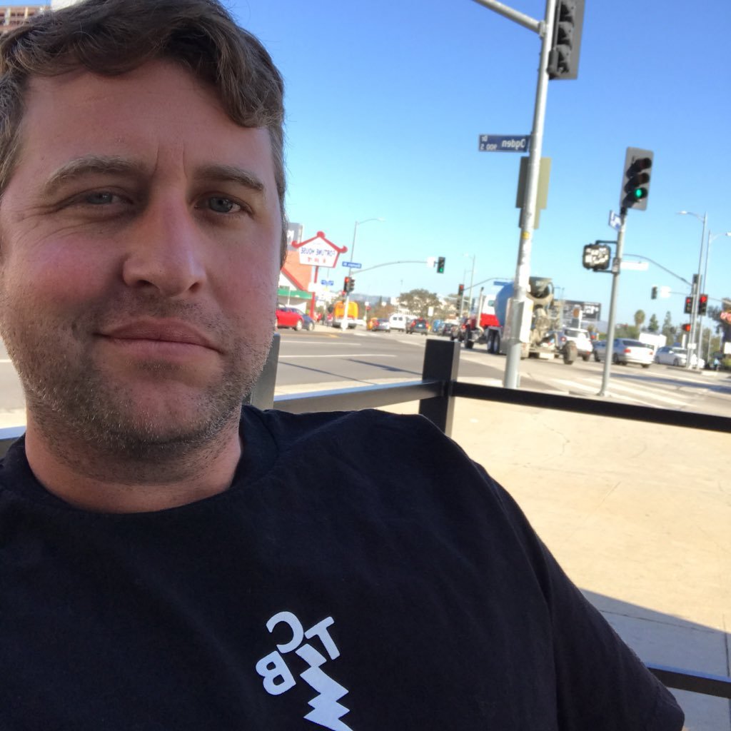 Pub_Luv's profile picture. Startup guy and business mechanic.