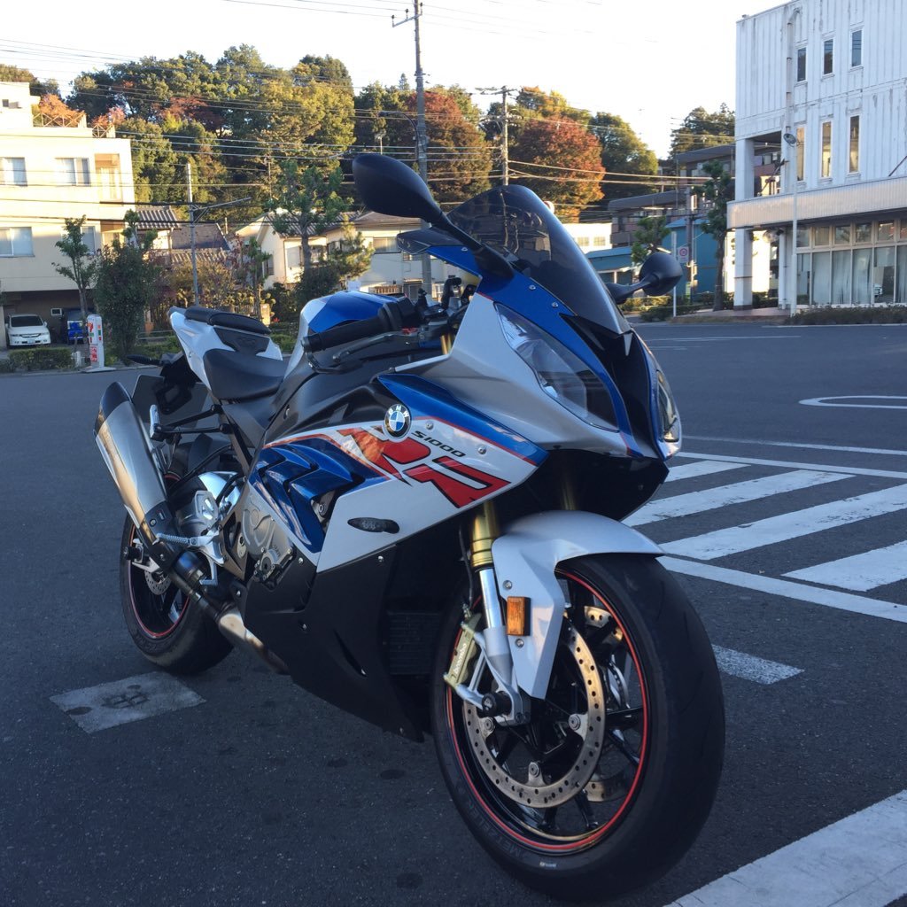 バイク乗り 四の五の言わずバイクに乗れ！ それからだよ。 目の前のバイクをち・ゃ・ん・と走らせな。 リターンライダー、50過ぎてからバイクに乗り始めた人が苦手です。 尾木ママの教え子です(^_^*)