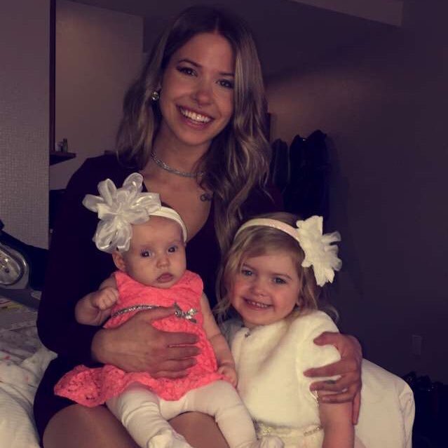 SarahStofega's profile picture. 👨‍👩‍👧‍👧 • 03/09/15 👧🏼💜 • 07/23/17 👶🏼 💕