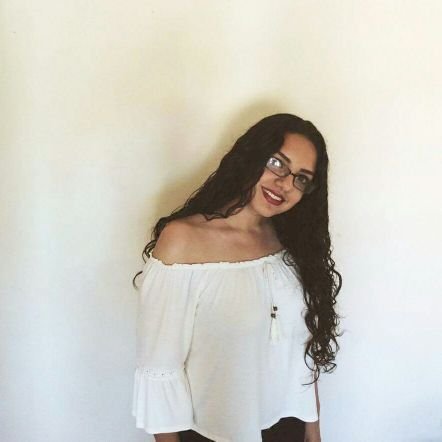 NayeliCinthia7's profile picture. 19 años| #TeamBanaz |Estudio Terapia Física| Atlas 🔴⚫