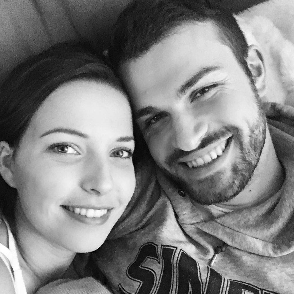 cessoj's profile picture. Plus on rentre dans le moule, plus on ressemble à une tarte.