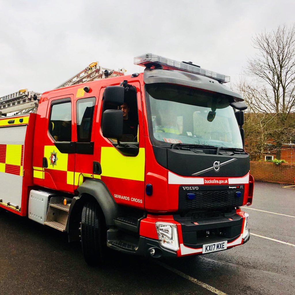 Welcome to Gerrards Cross Fire Station Twitter page. We cover our local area in the South of Bucks and the M40/M25 intersection. Feel free to contact us here.