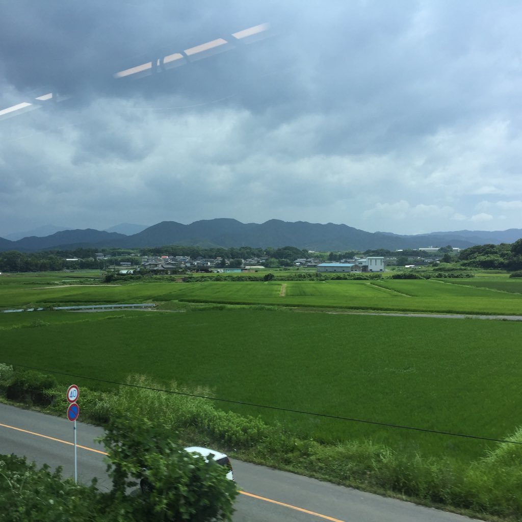 ただの暇人  旅行と食べ歩きが趣味です。 本州なら弾丸で！！元気が一番！！