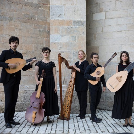 The period-ensemble Concerto di Margherita focuses on the revival of the historical practice of singing while accompanying oneself on an  instrument.