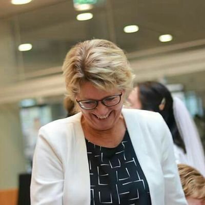 JanineFeij's profile picture. Adviseur Particulieren @RaboAssenND /Getrouwd met Adrie / Moeder van twee / Dieren / Koken / Zingen in een koor / Paardrijden