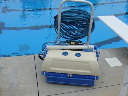 I'm Willy and I'm the Hampton pool's automated vacuum cleaner. Along with my operator, Peter, we keep the water crystal clear! Follow for HCP news and updates!