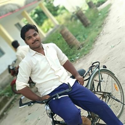 Lovingdibya32's profile picture. 