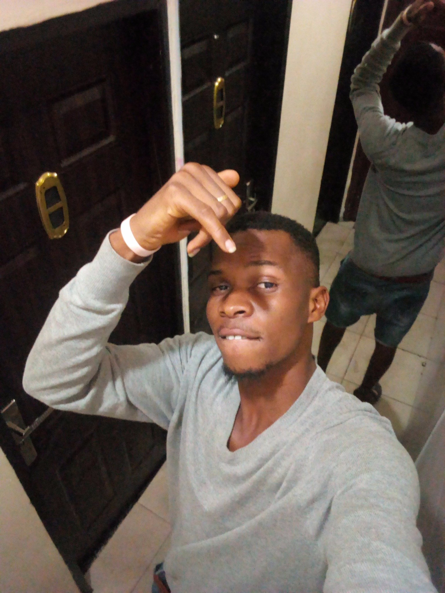 Swithshey19's profile picture. An upcoming artiste .management 
@sMwentertainment +2349064707949 email@damilolaafeare7.gmail