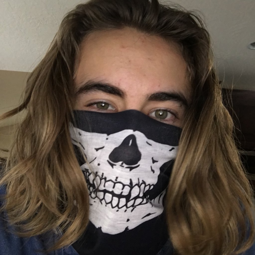 domoellis's profile picture. Long hair flowing in the wind is freedom