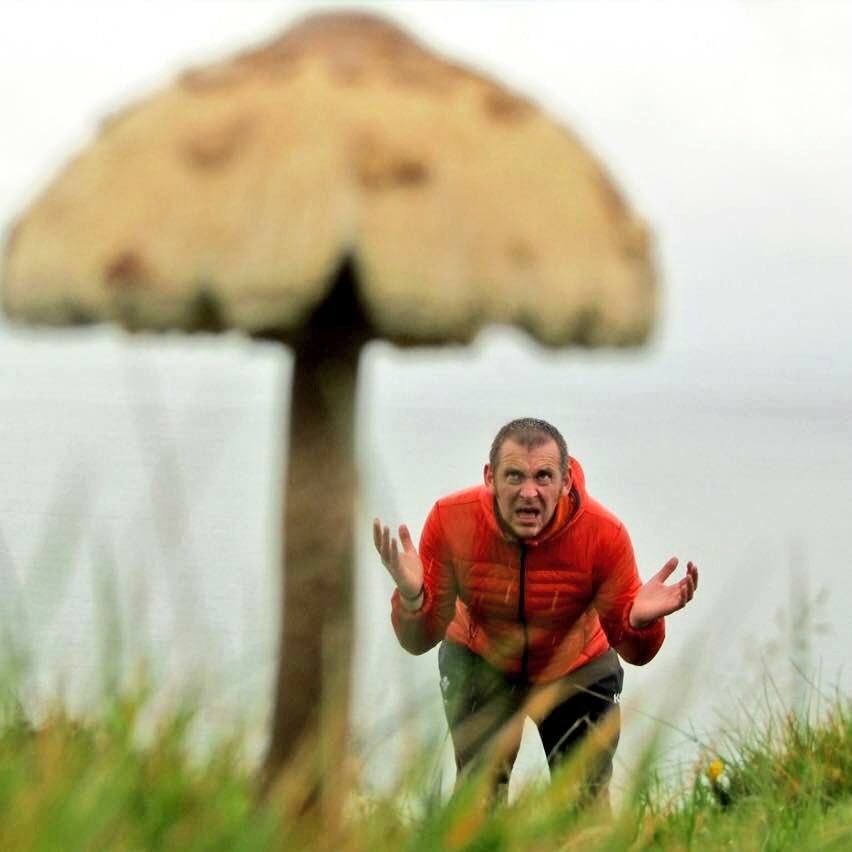 My name is Huw Williams and I’m an idiot. The more miles I run the bigger my ego gets. known as the Welsh Wine Runner to my imaginary friends.🍷🏃🏴
