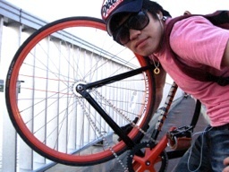 sunpyo's profile picture. 미니벨로,픽시,바이크,
개,고양이,통기타 좋아하는
신체건강하고 건전한청년