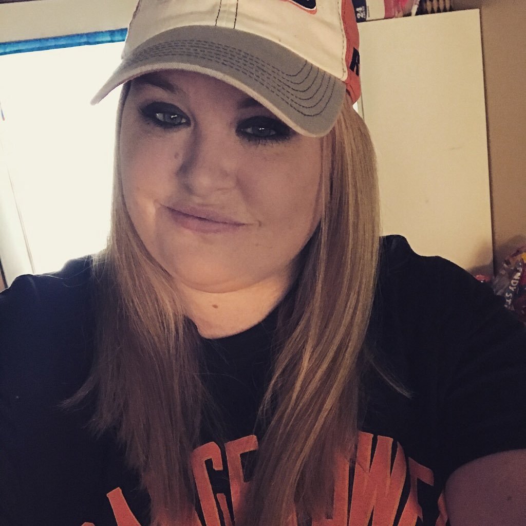 im smalltown girl i have a wonderful little boy and marry to my best friend