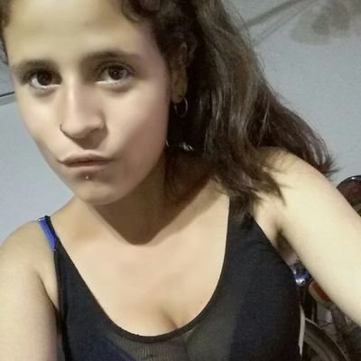 N•2262-599749
signo:Cáncer
Años:19 
vivo para mi hijo y tratar de ser feliz