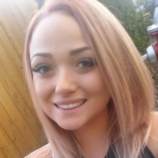 Clarahatch1977's profile picture. 