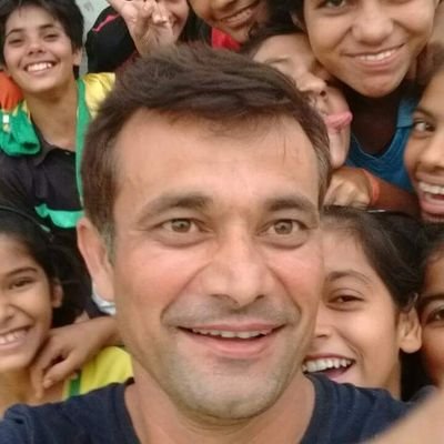Former member of Indian Hockey Team . Fitness trainer & Coach . Dil se Hindustani wo bhi Haryanavi style me .बाकी सच्चा कहणा ओर सुखी रहणा.