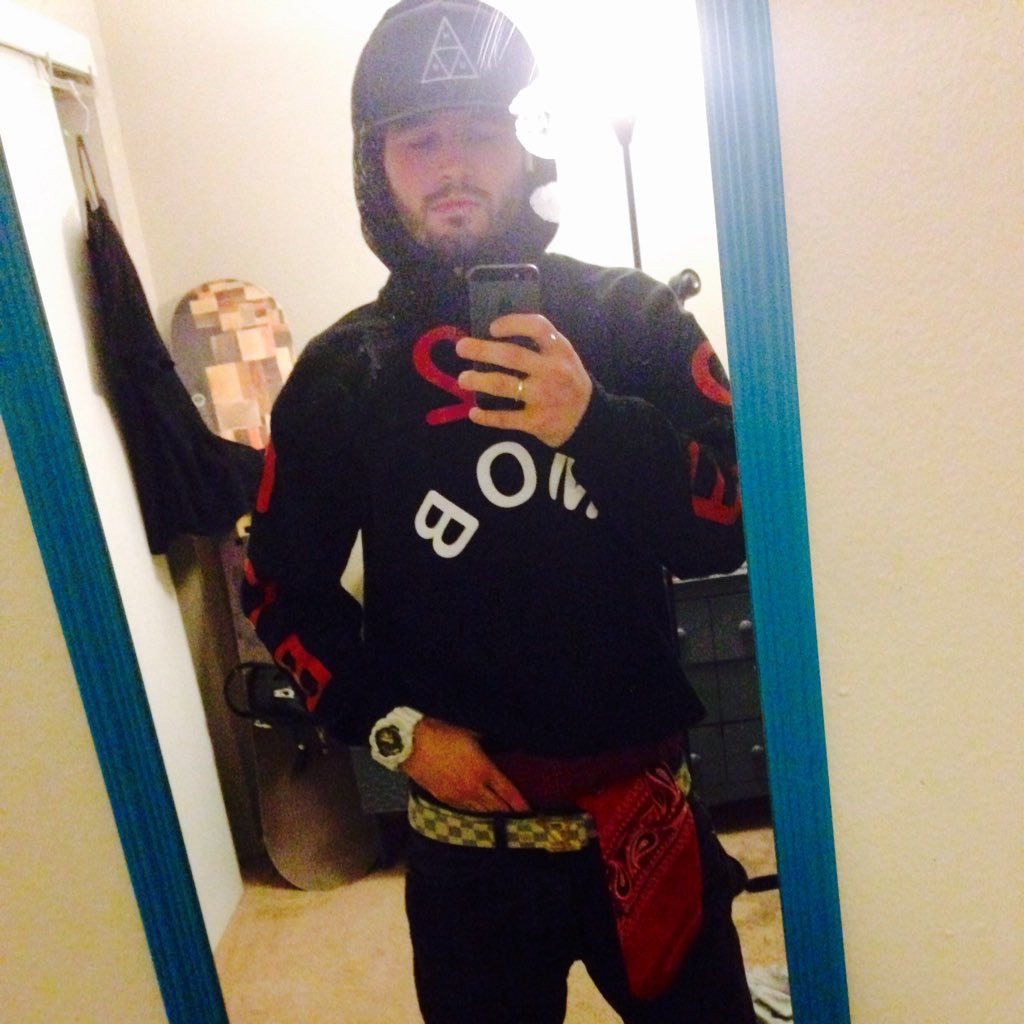 YMob82's profile picture. 