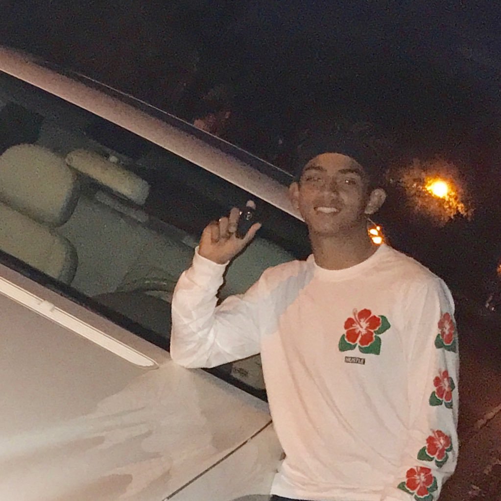 nirafislam's profile picture. living like Larry 🤔