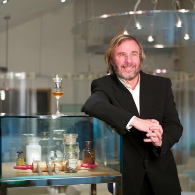 Soy un médico neurólogo que es chef y no un chef que es médico neurólogo.