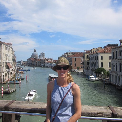 mrsjlbarry's profile picture. English teacher