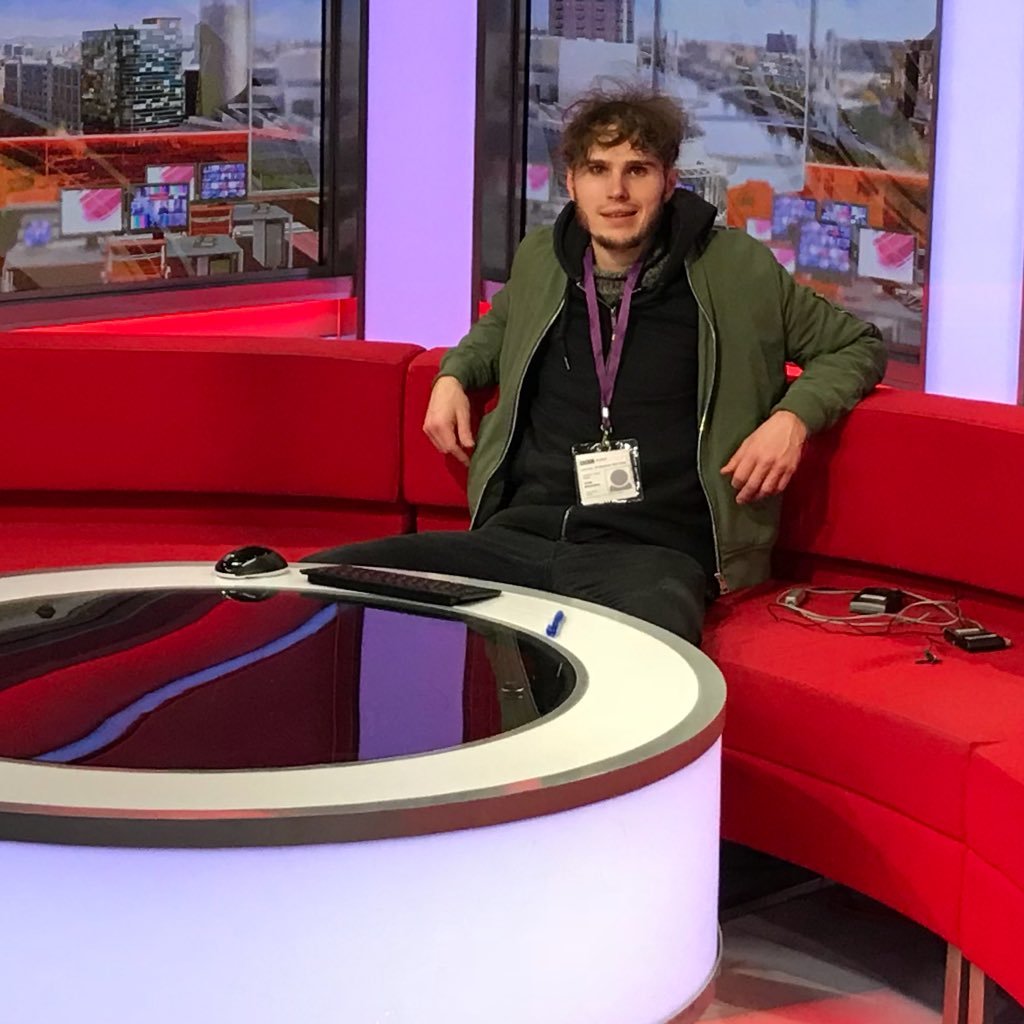 3dAndyWheeldon's profile picture. Hi there! I climb a bit I run a lot and I enjoy trying to stay creative. Graphics and animation are my main thing. 🤓▶️🛁🌶