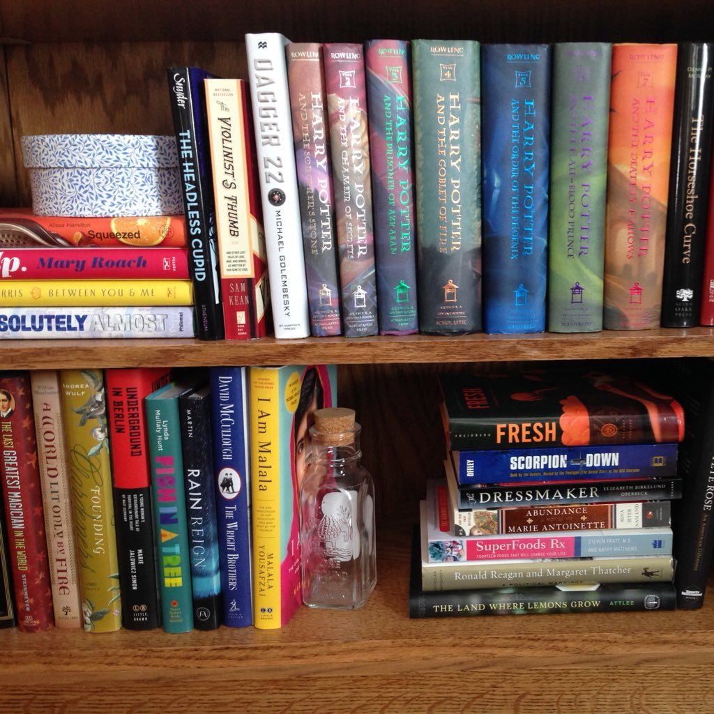 laura_alterio's profile picture. School Librarian, wife, mom