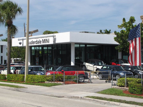 lauderdalemini's profile picture. 