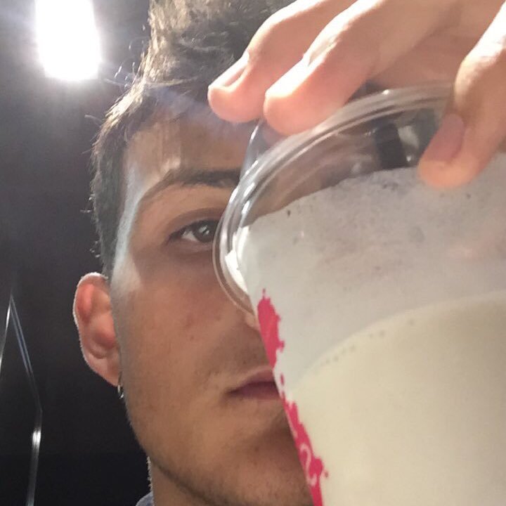 amderosa_'s profile picture. Economics and Social Sciences @unibocconi - Tifoso @sscnapoli