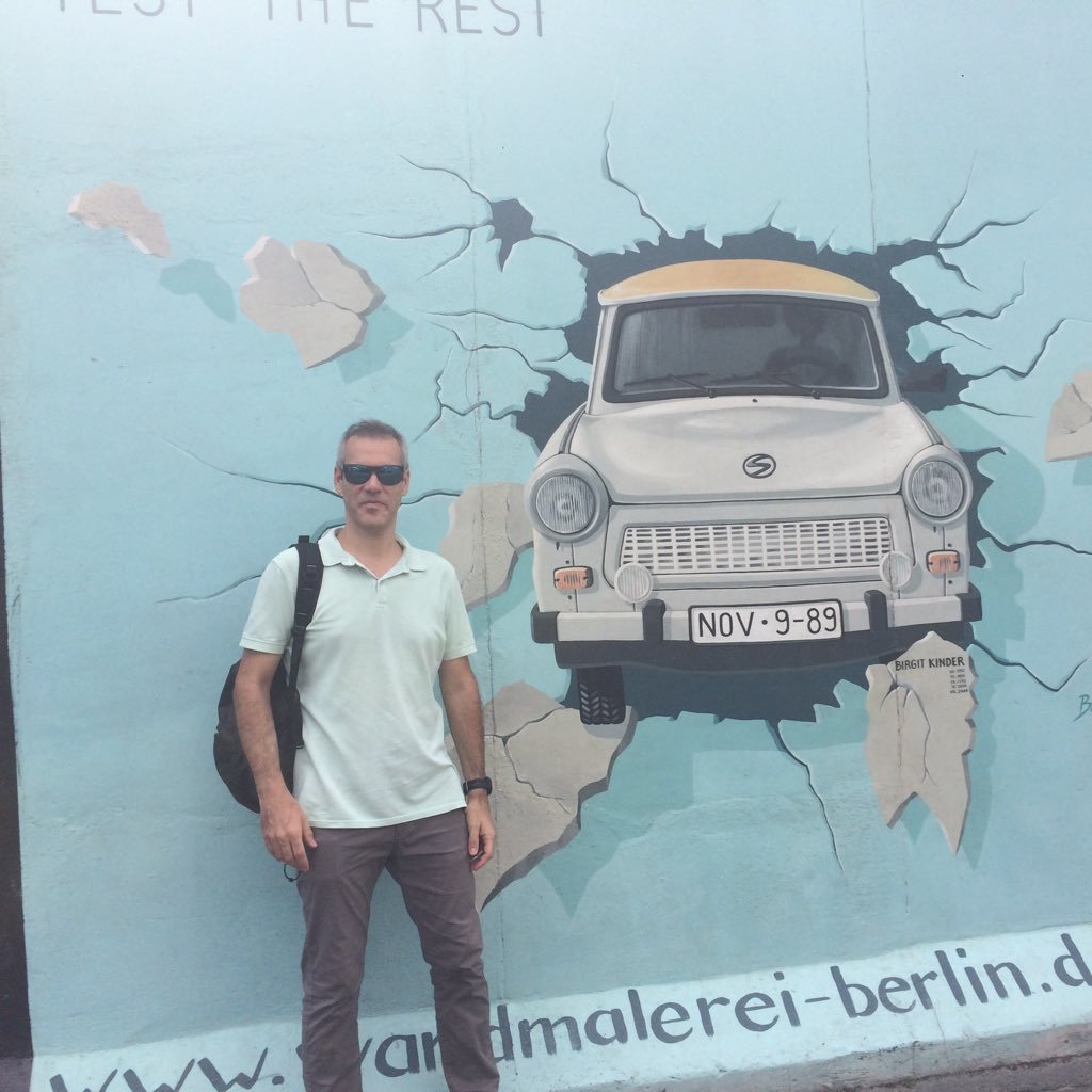 Ernesto_Perez_'s profile picture. Padre y Enfermero, a vueltas con la Cirugía Pediátrica en el Hospital Virgen del Rocío.  Máster en Salud Digital.