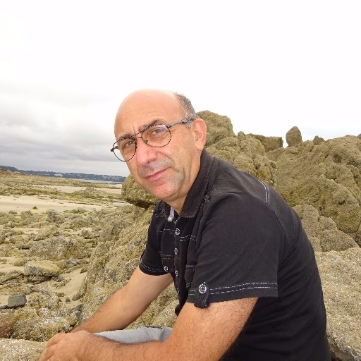 La vie, comme l'univers, a une structure mathématique. S'il y a une clé du tout, elle n'est faite que de nombres. Jean d'Ormesson - C'était bien - Gallimard