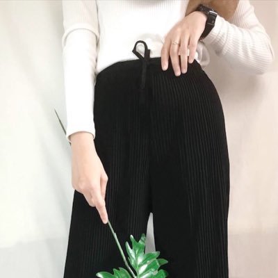 ClothesUp1994's profile picture. เสื้อผ้าแฟชั่นเน้นความเรียบง่ายราคาน่ารัก🌿สนใจdmได้เลยค่ะ