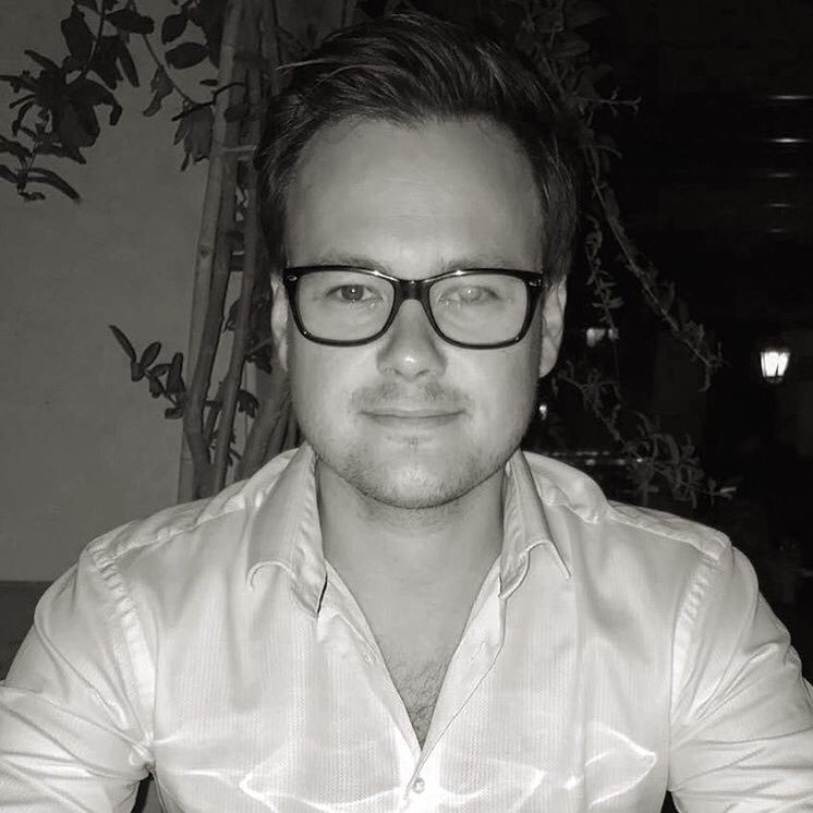 David J. Roper on Twitter "Loved lucky one!! Zachary Efron has got to