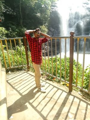 Shivanaveen10's profile picture. 