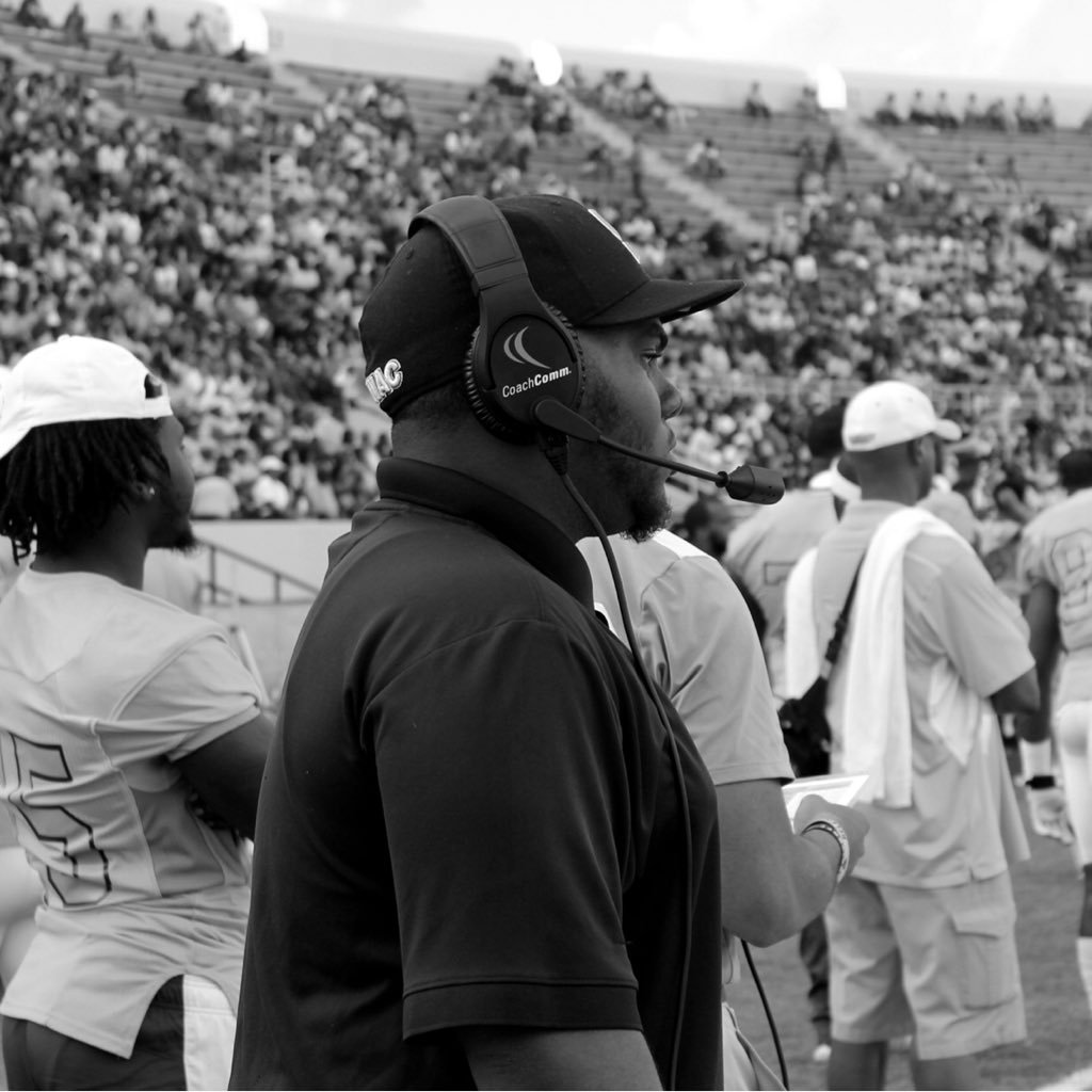 HISTORY PROFESSOR | FOOTBALL COACH OC/OL | MOTIVATOR | ENTREPRENEUR | HBCU GRAD #HopeDealer #CultureShift #GMG