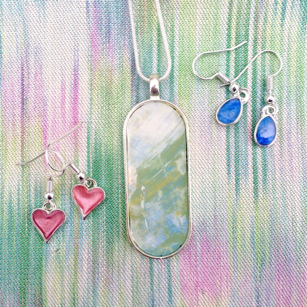 DebbyKirbySilk's profile picture. A Dorset-based silk weaver with a love of colour and texture. All of Debby's silks are hand dyed and hand weaved into beautiful textile pieces.