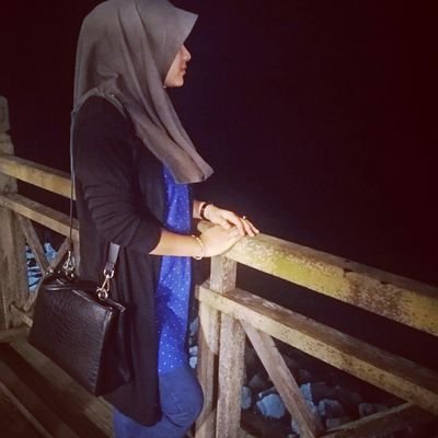 r_asiddique's profile picture. H E A R T L E S S 🌹