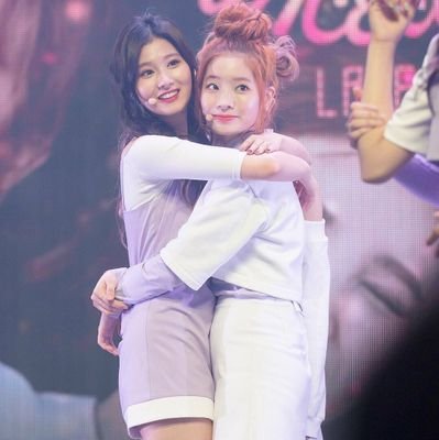 TSIFzKuTYCLcJqR's profile picture. ダヒョン強めのサナ、ナヨンよりのおるぺん                                                                            
트완스 🍭No.191
