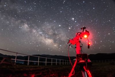 20代アマチュア天文家。スマホで星空を撮る方法を雑誌に書いたりしています。大学時代は物理と固体ロケット研究を少々。
R200SS/ED70SS/ACL-200/ASI2600MC Pro ×2/EOS R/SXP/AM5/スカイメモRS #スマホで天体写真