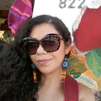 LisandraCortes's profile picture. Sincera de corazón, rebelde por decisión, loca por distracción y poeta de ocasión.