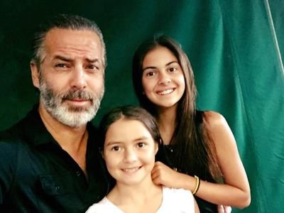 I'm single dad of two daughters Paula and Sarah 
I'm gentle a gentle man with a lot love 😍 and passion.
I love to travel all around the world🌍.