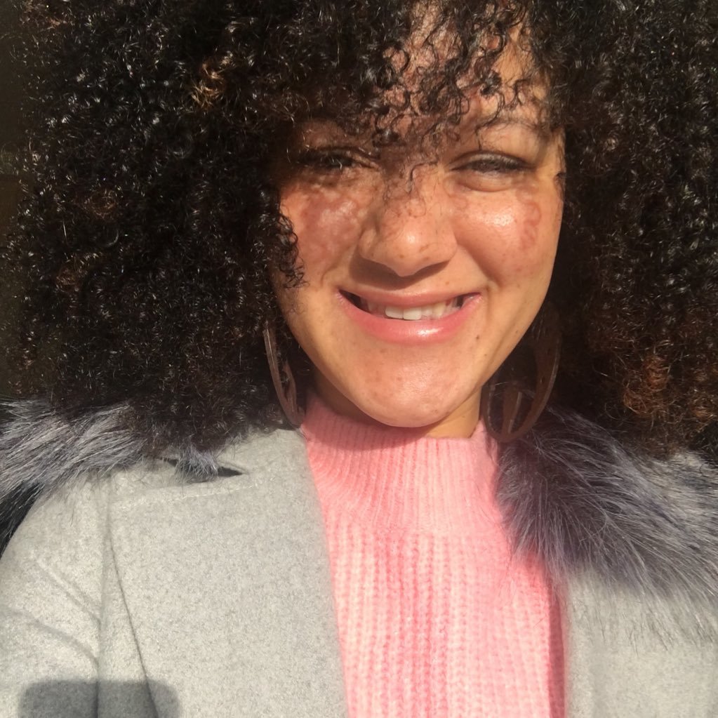 SarahLovee_x's profile picture. lover. traveller. writer. latest book here https://t.co/uhu7Xbghcp