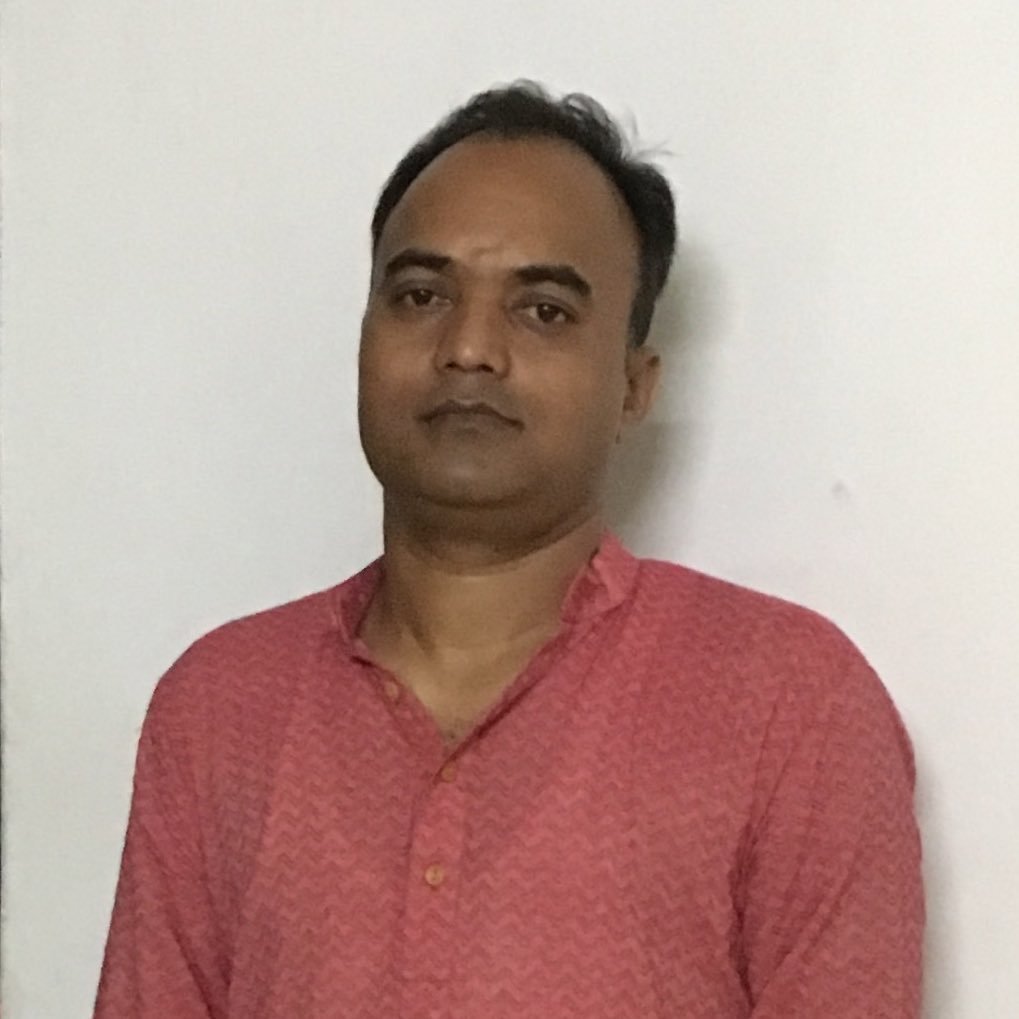 अवन्तिकायां विहितावतारं मुक्तिप्रदानाय च सज्जनानाम्। अकालमृत्योः परिरक्षणार्थं वंदे महाकालमहासुरेशम्॥