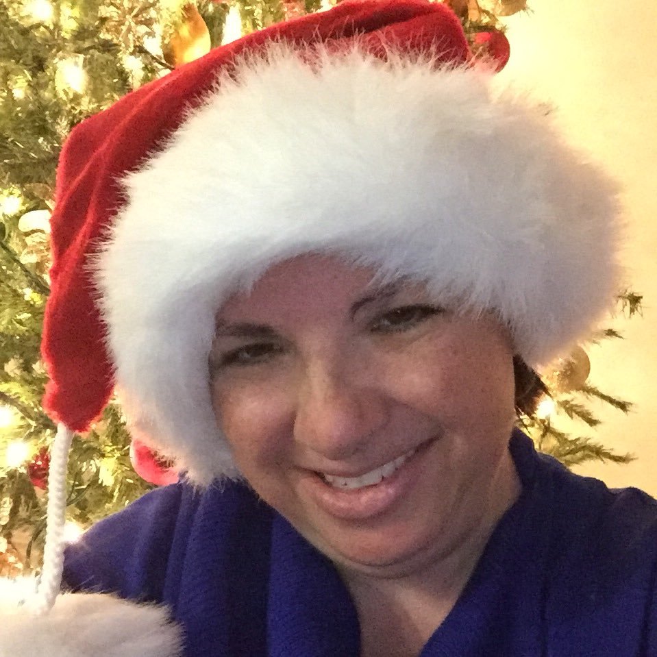 Hi I'm Crystal I'm Single fun and adventures and I love to sing and travel with my Family&Friends I'm a Fan of Zak Bagans Aaron Goodwin and the Haunted Museum