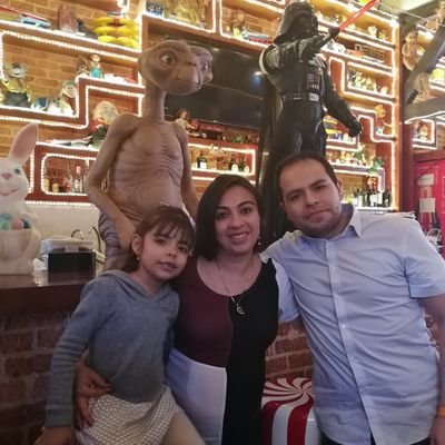 Don Legal ... en construcción día a día, lo mejor de la vida es vivirla bien en familia, amo a mi esposa y  mis hijas.