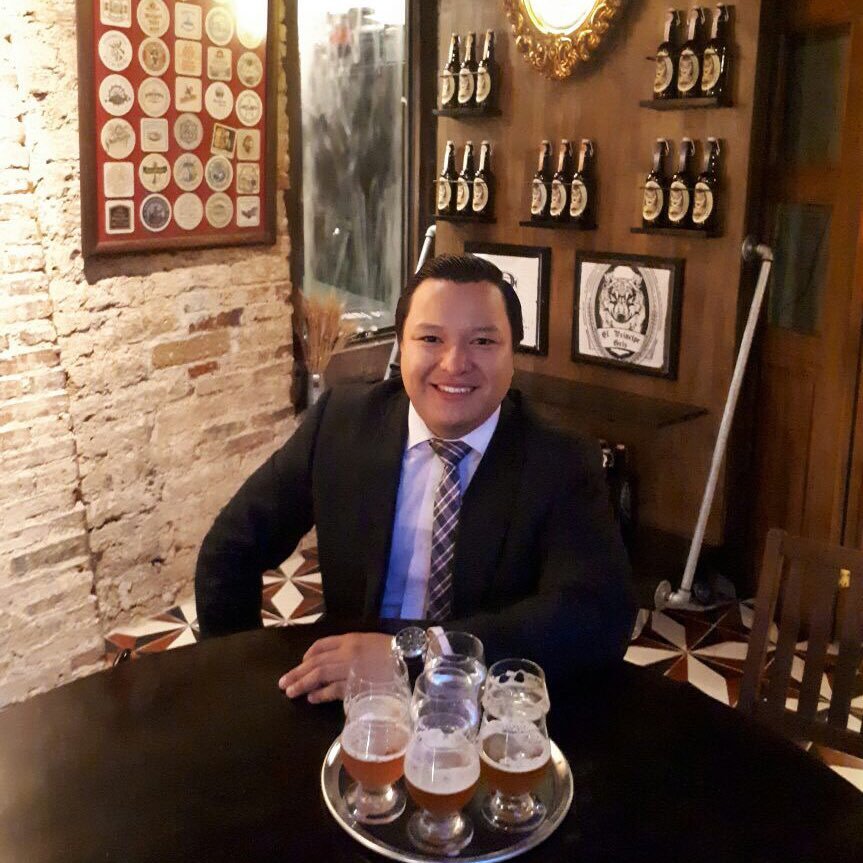 AllanQuim's profile picture. Feliz, siempre sonriente!! Abogado y Notario!! Antimadridista y antibarcelonista!! AMUNT VALENCIA! VISCA VALENCIA!