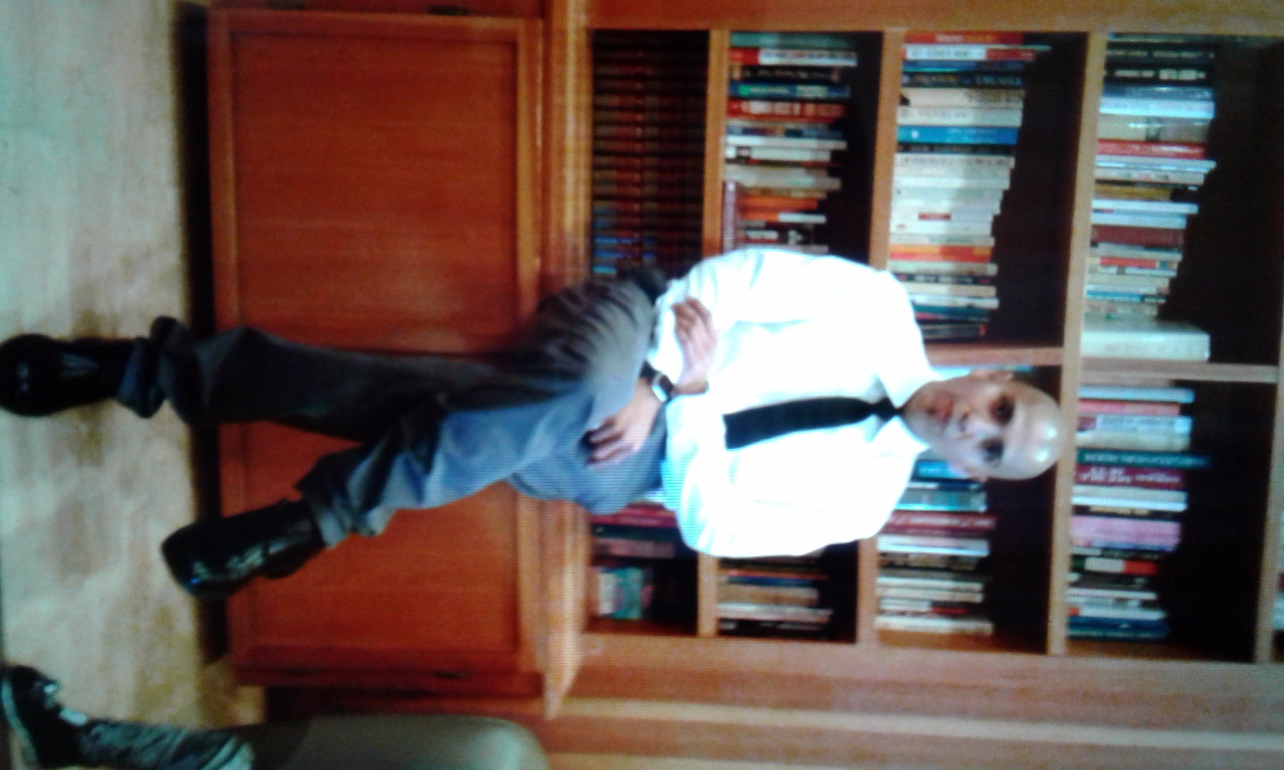 Manuelhigareda3's profile picture. my phone number is 3233924289